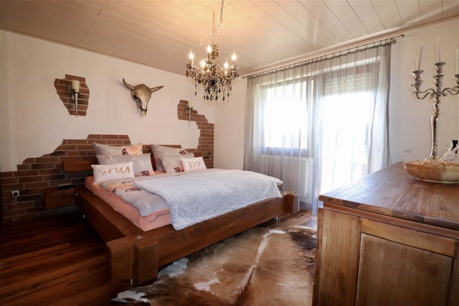 Schlafzimmer Doppelhaush�lfte Althengstettt