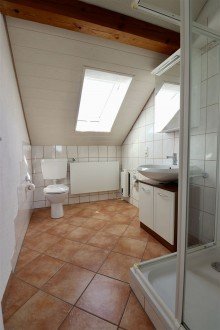 Dachgeschoss Wohnung Ein Doppelhaush�lfte mit viel Platz und Charisma in Neuhengstett zu verkaufen!