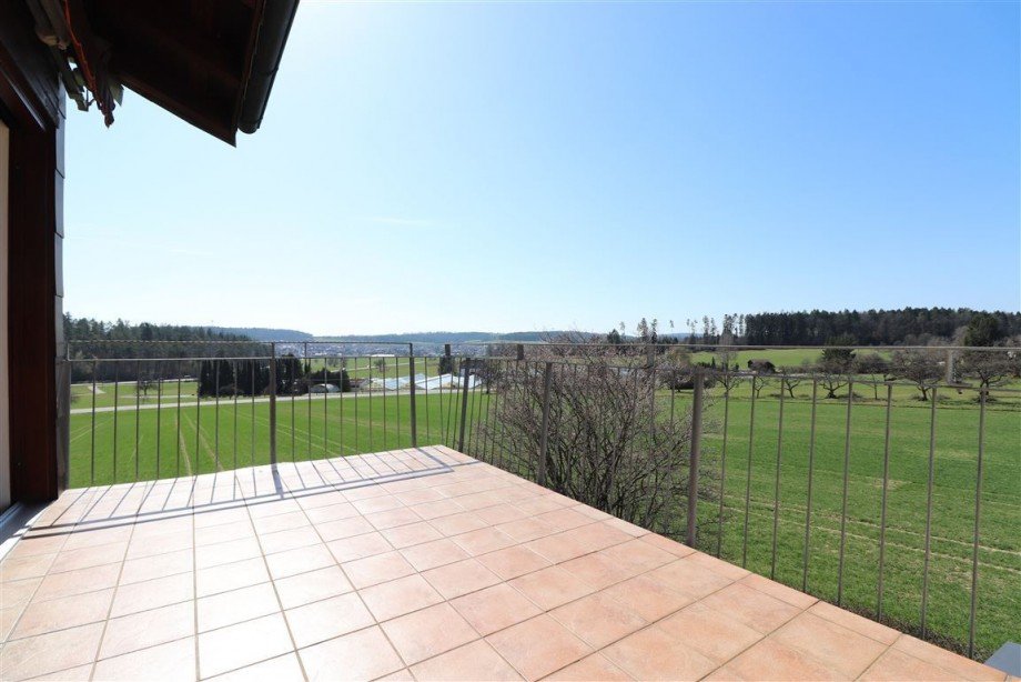 Dachgeschoss Wohnung Doppelhaush�lfte Althengstettt