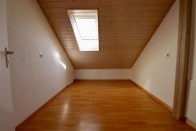 Dachgeschoss Wohnung Ein Doppelhaush�lfte mit viel Platz und Charisma in Neuhengstett zu verkaufen!