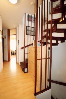 Treppenhaus OG Traumhaus zum Kauf! Reihenmittelhaus mit Garten und Terrasse in Sch�naich zu verkaufen.