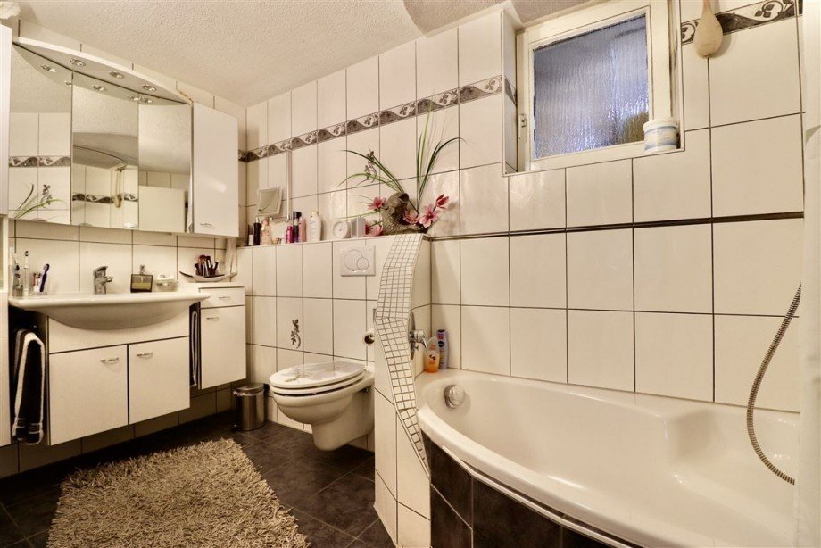 Badezimmer Doppelhaush�lfte Althengstettt